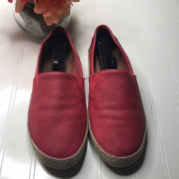 Seven7 Shoes - Seven7 cranberry leather slip on loafer - Sz 9